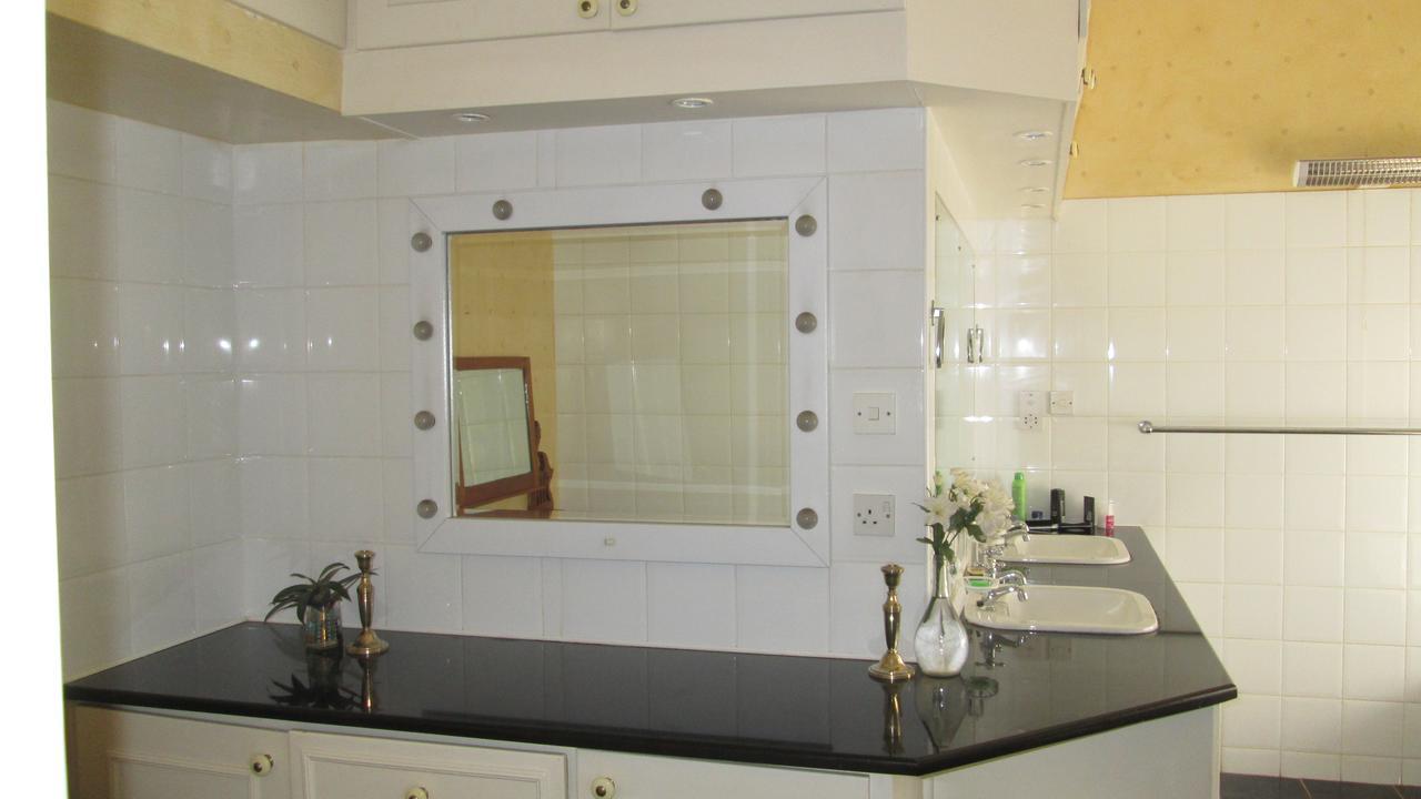 12 Fleetwood Harare Exterior foto